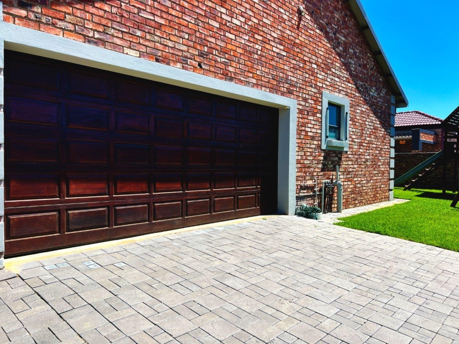 3 Bedroom Property for Sale in Baillie Park North West